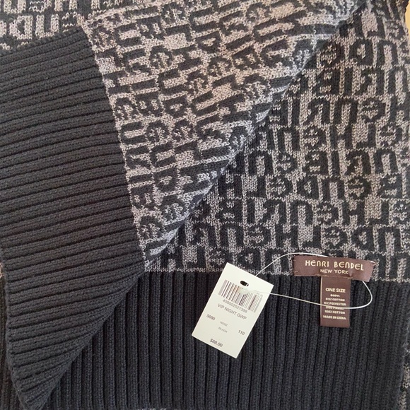 henri bendel Accessories - Henri Bendel Scarf